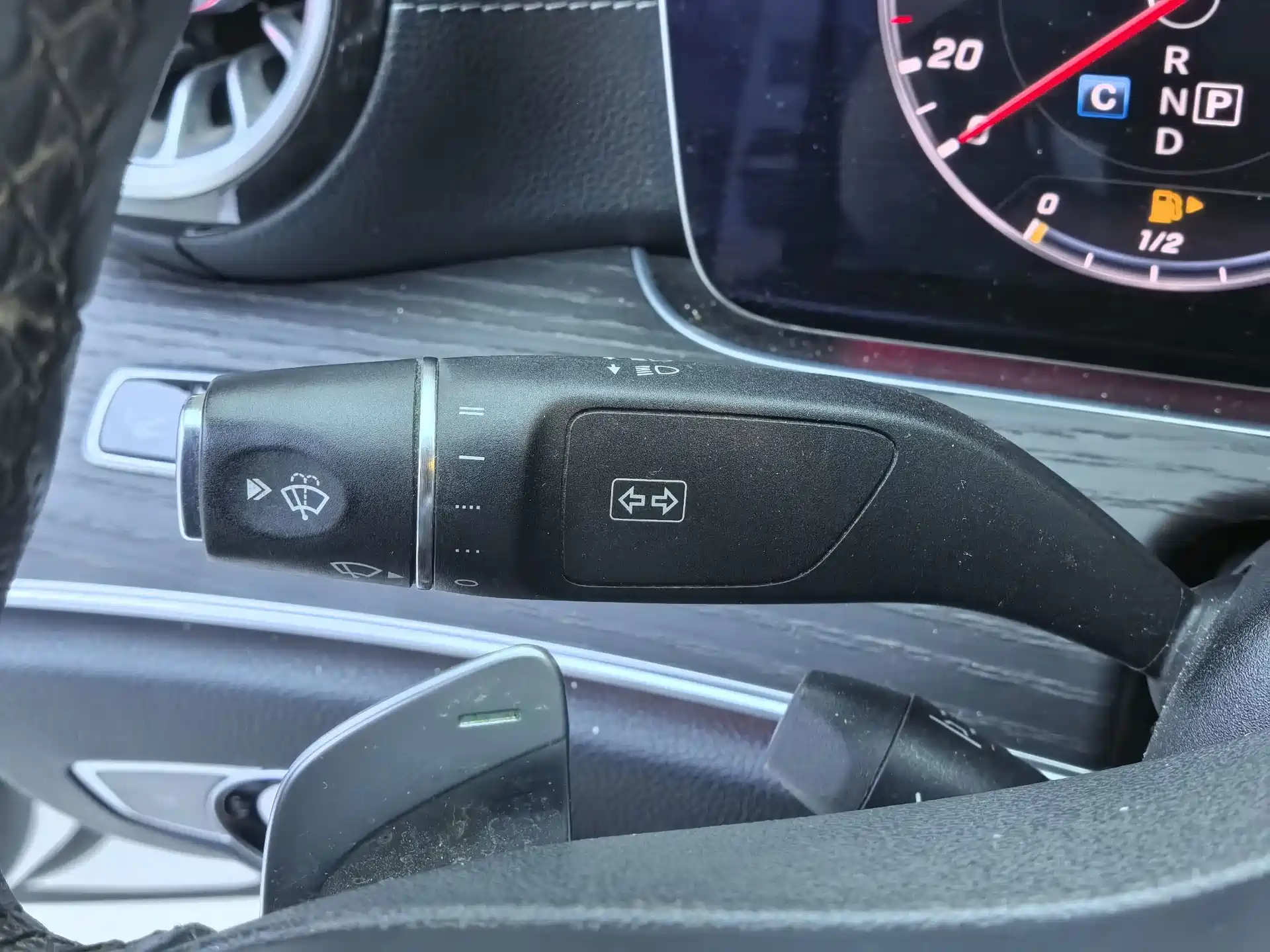 Photo 8 - Mercedes-Benz E-Class