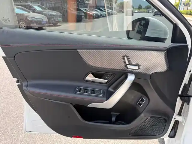 Mercedes-Benz A-Class 2024 A 200 L Fashion Edition — фото 5