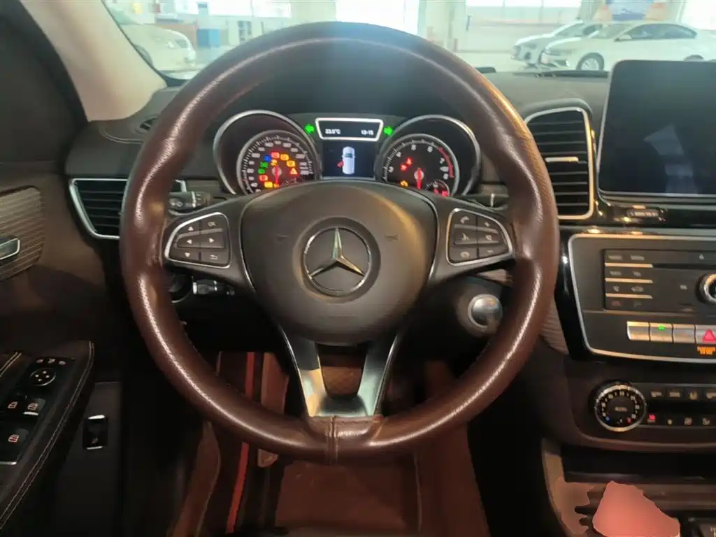 Mercedes-Benz GLE 2018 GLE 320 4MATIC Dynamic Ultimate Edition фото 11