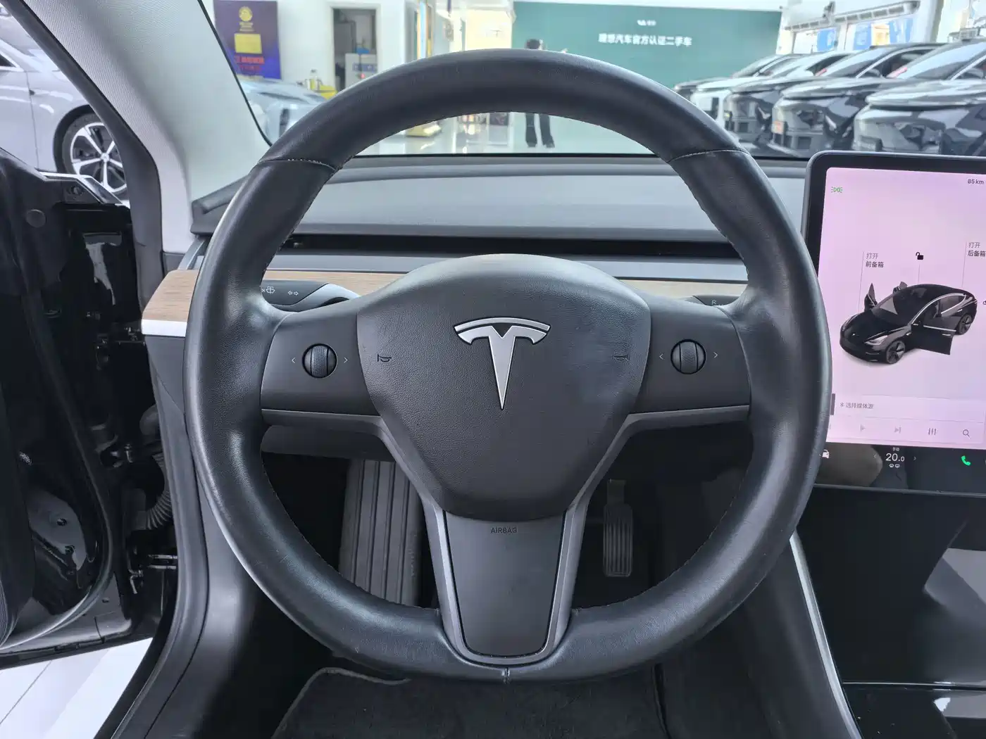 Tesla Model 3 (Import) 2019 2019 Long Range RWD Version