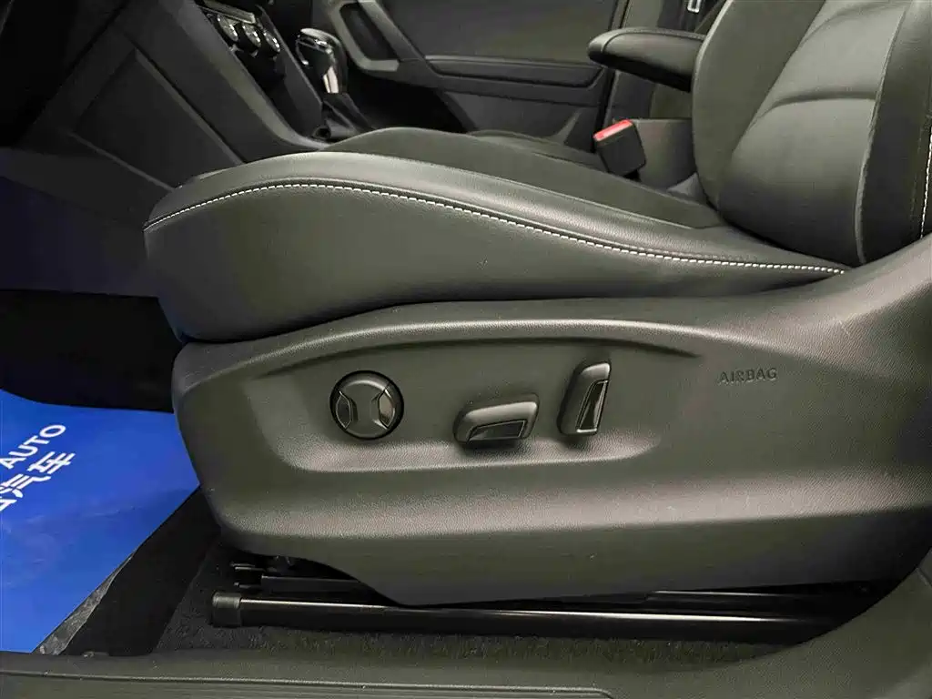 Volkswagen Tiguan L 2019 330TSI Auto 2WD Panorama Comfort Edition China V фото 8