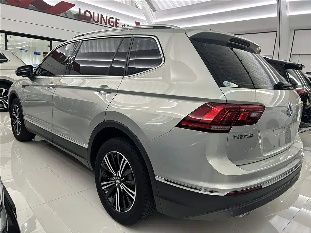 Volkswagen Tiguan L 2019 330TSI Auto 2WD Panorama Comfort Edition China V фото 19