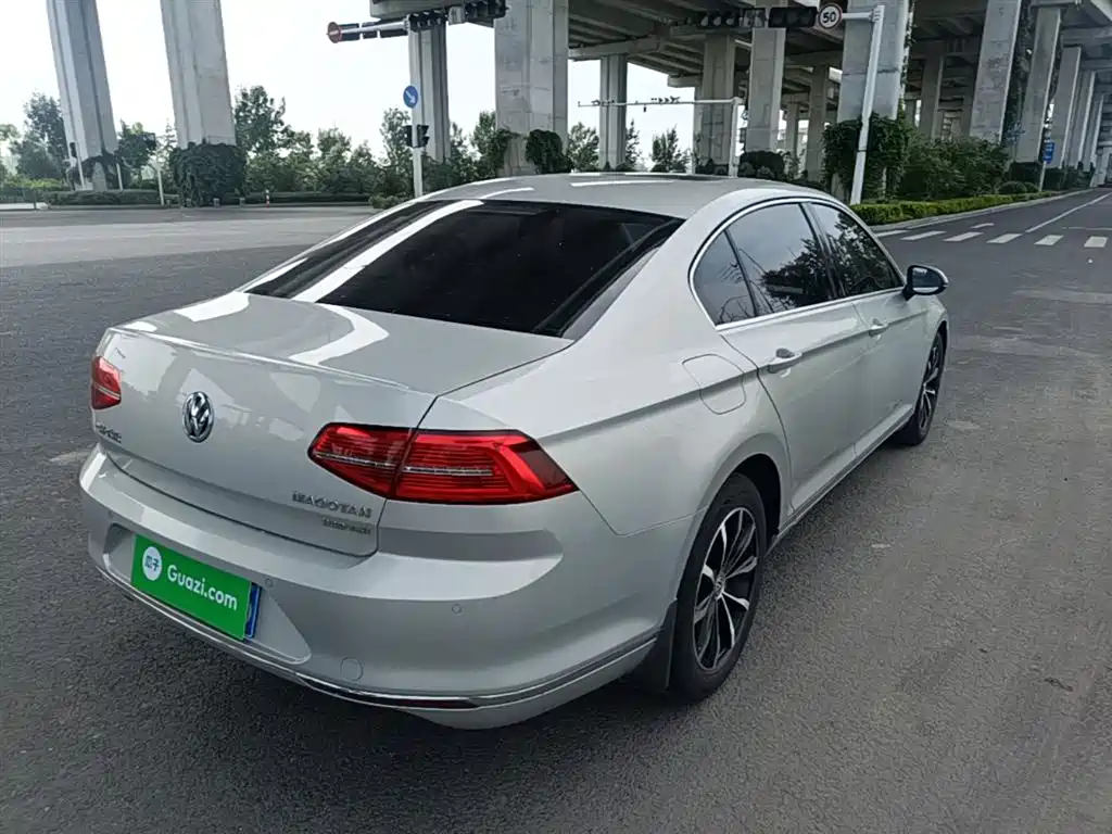 Volkswagen Magotan 2017 330TSI DSG Leading фото 7