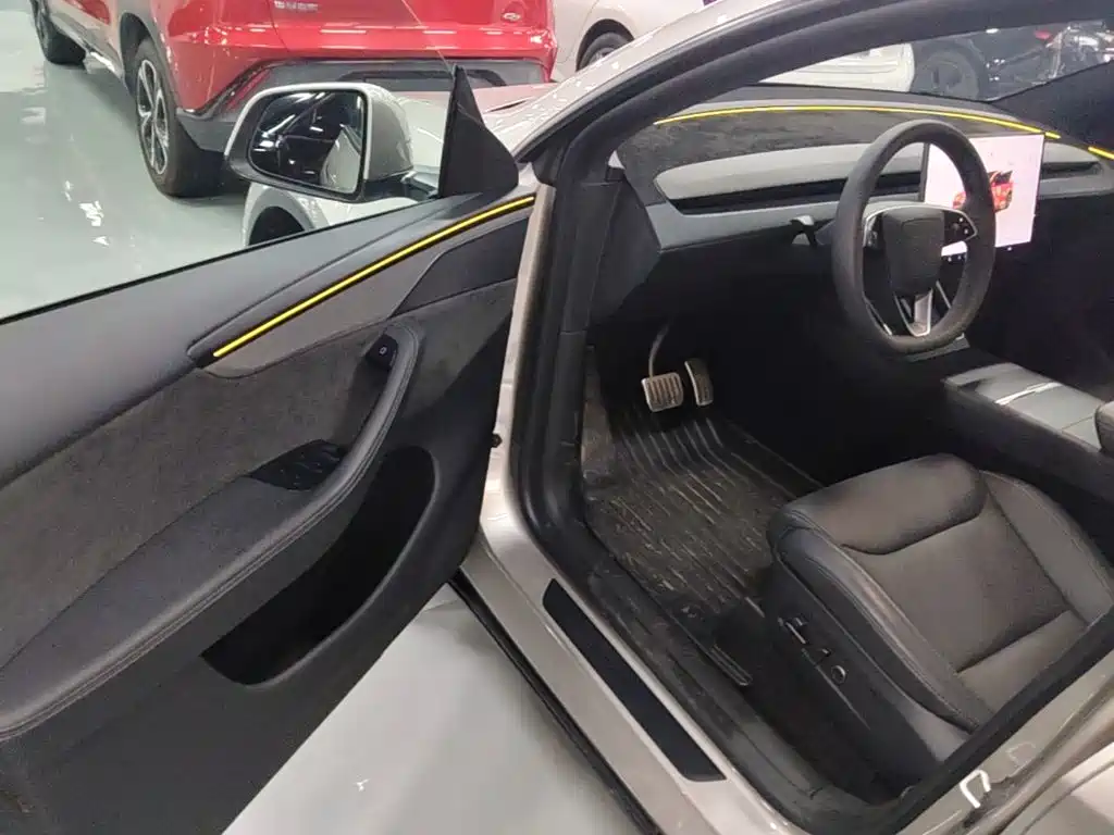 Tesla Model Y L 2025 2025 Facelift Long Range AWD