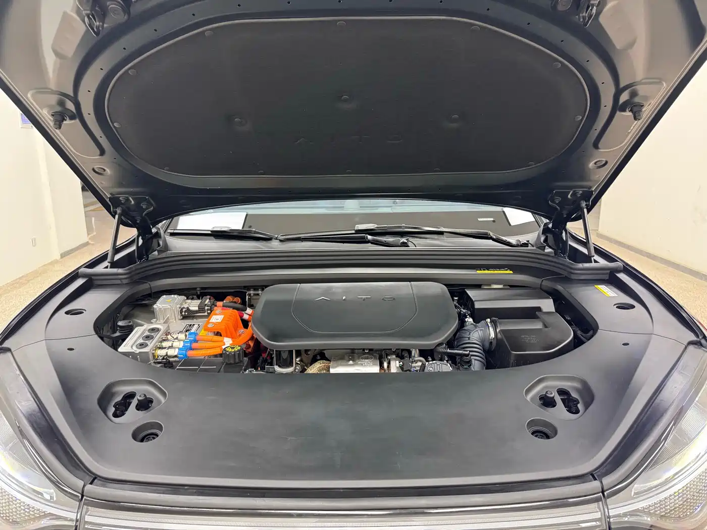 AITO Wenjie AITO M9 2024 Extended Range Max 42kWh 5-seater фото 32