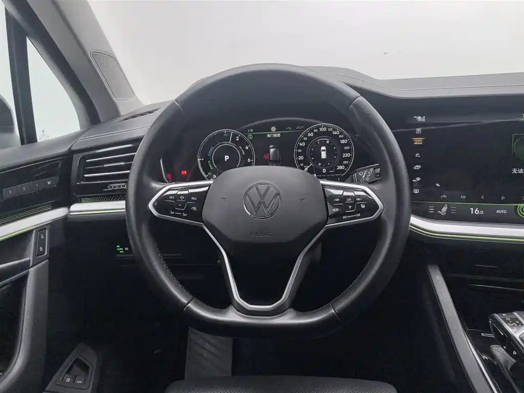 Volkswagen Touareg New Energy 2021 eHybrid фото 11