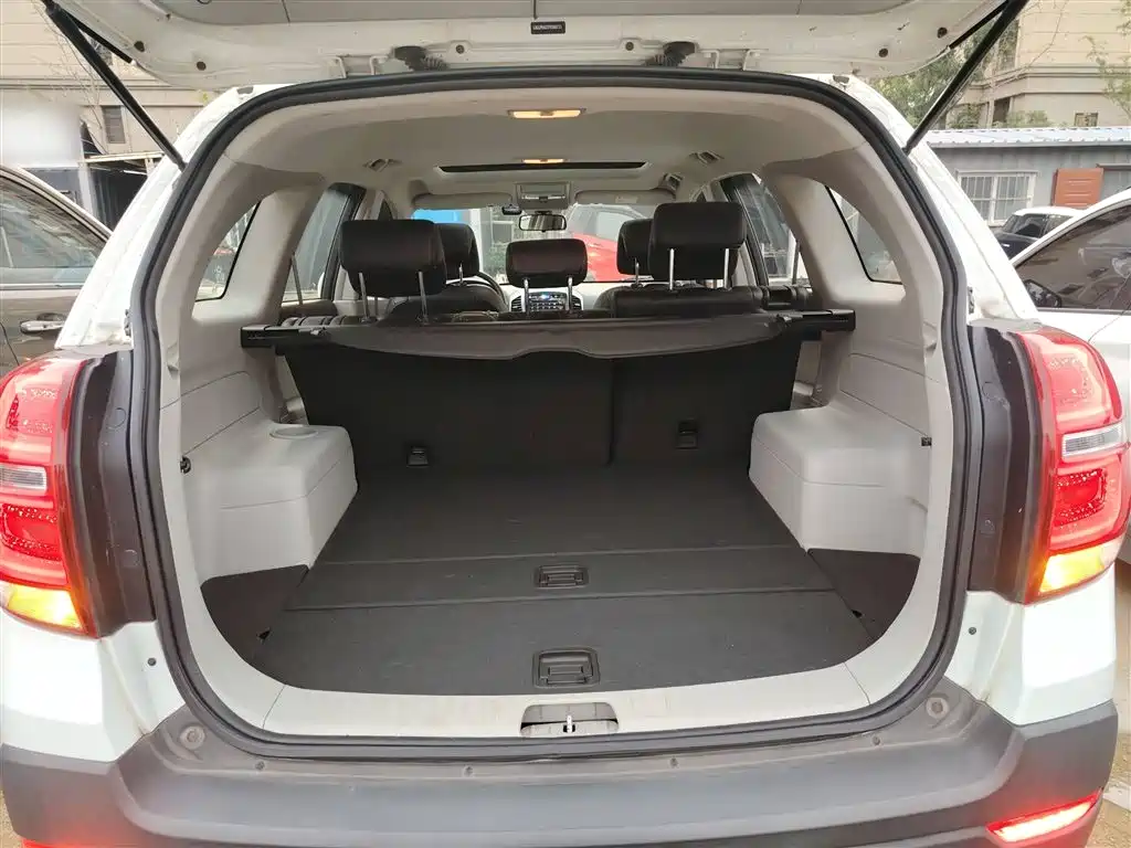 Chevrolet Captiva 2015 2.4L 2WD Urban Edition 5-seater фото 9