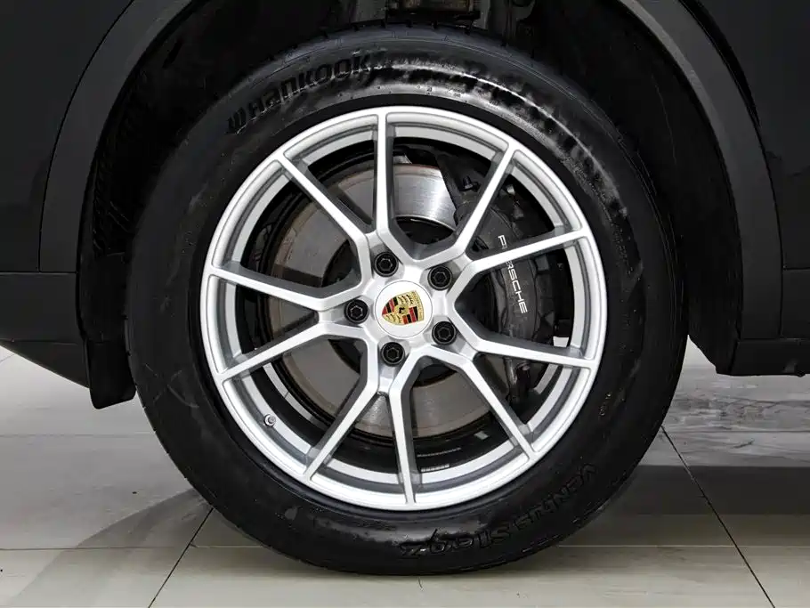 Photo 12 - Porsche Cayenne