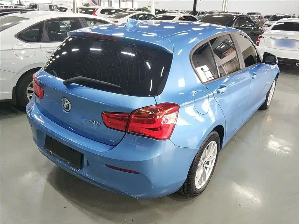 BMW 1 Series (Import) 2018 118i Leading фото 23