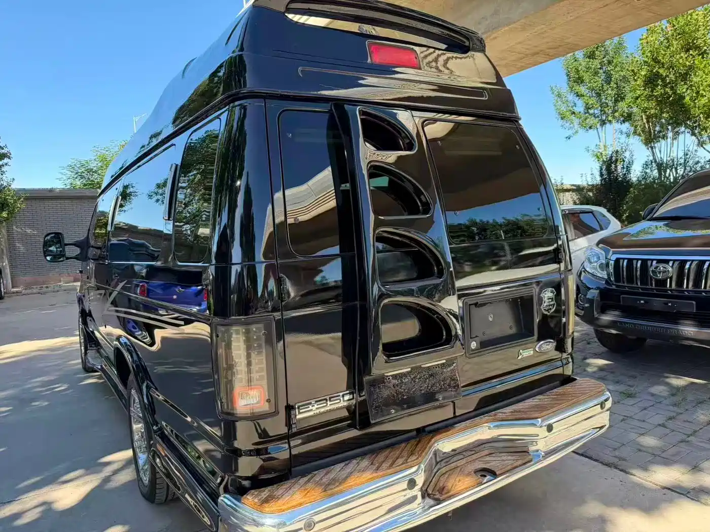 Ford E350 2015 2011 5.4L Platinum Limited Edition