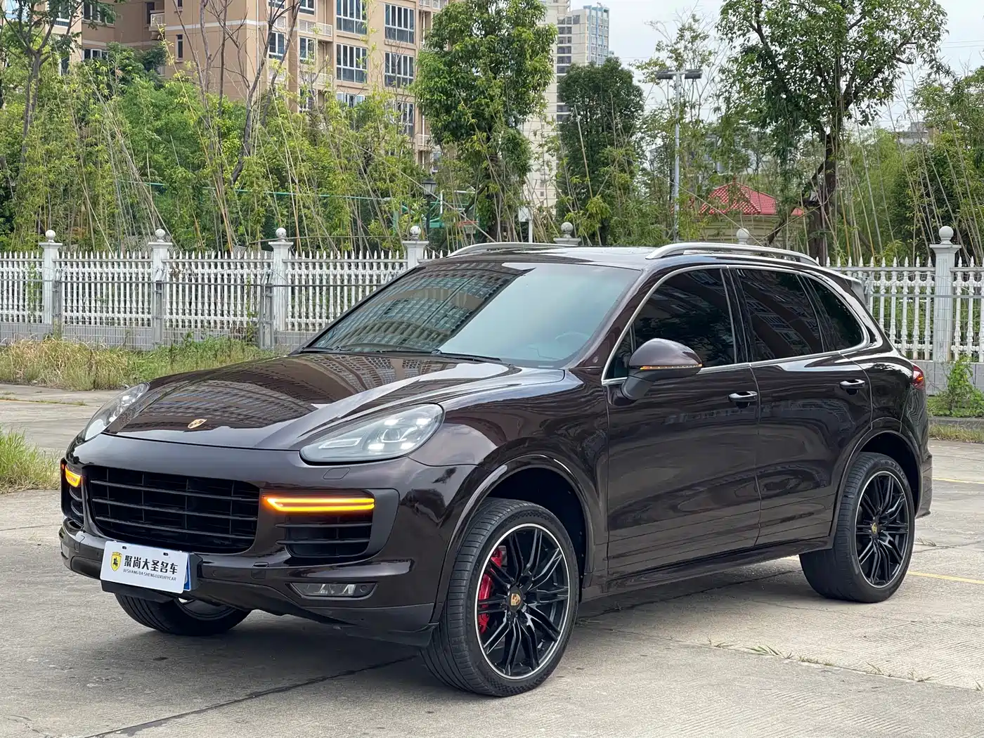 Фото 1 - Porsche Cayenne