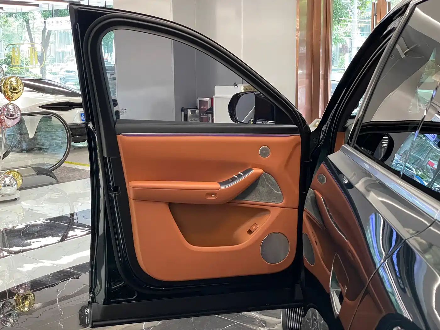 AITO Wenjie AITO M7 2026 Extended Range Max AWD 5-seater фото 16