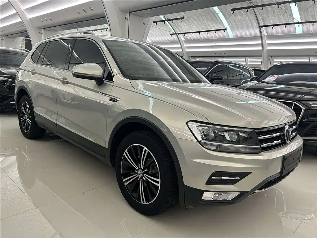 Volkswagen Tiguan L 2019 330TSI Auto 2WD Panorama Comfort Edition China V фото 3