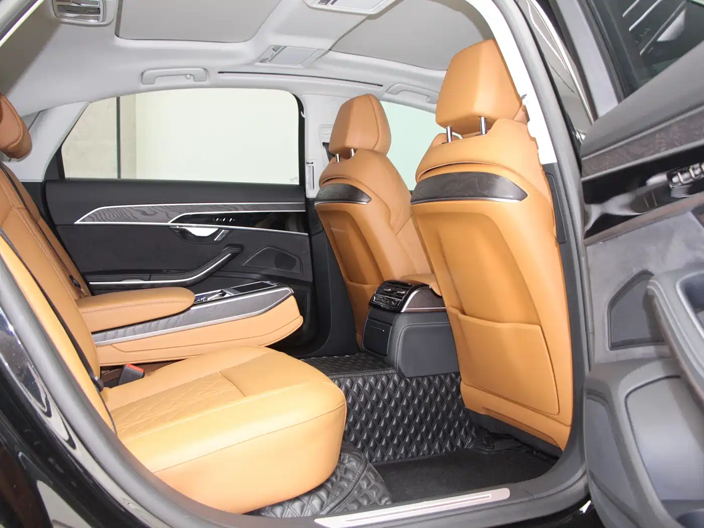 Audi A8 2023 A8L 50 TFSI quattro Exclusive фото 10