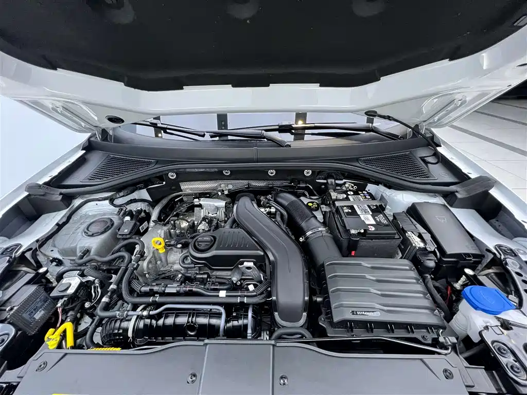 VOLKSWAGEN T-ROC EXPLORING SONGS
