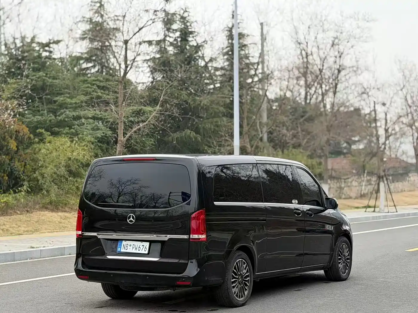 Mercedes-Benz V-Class 2017 Model V 260 L Premium Extended Edition фото 17