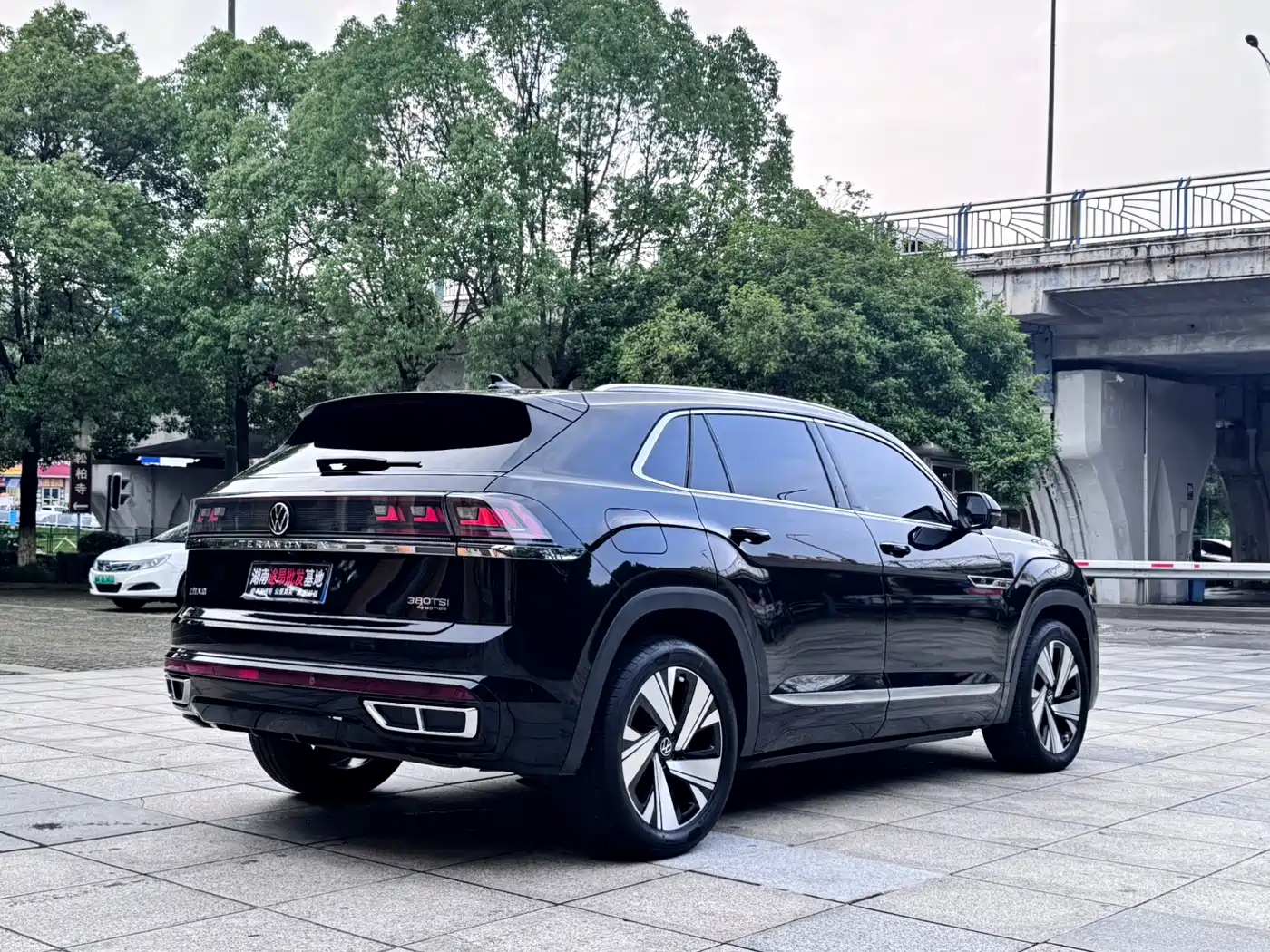 Volkswagen Teramont 2024 Teramont X 380TSI 4WD Premium Luxury Edition фото 4