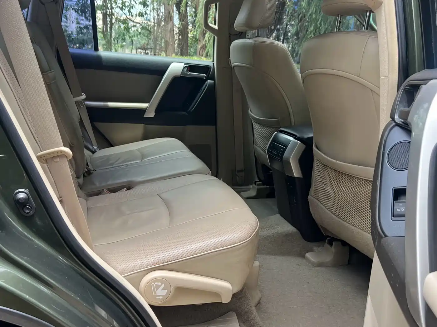 Toyota Prado 2010 4.0L Automatic TX-L фото 7