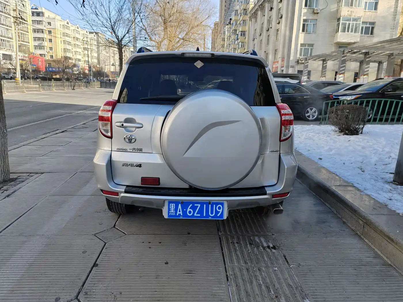 Toyota RAV4 Rongfang 2010 2.4L Automatic Luxury Upgrade Edition фото 4