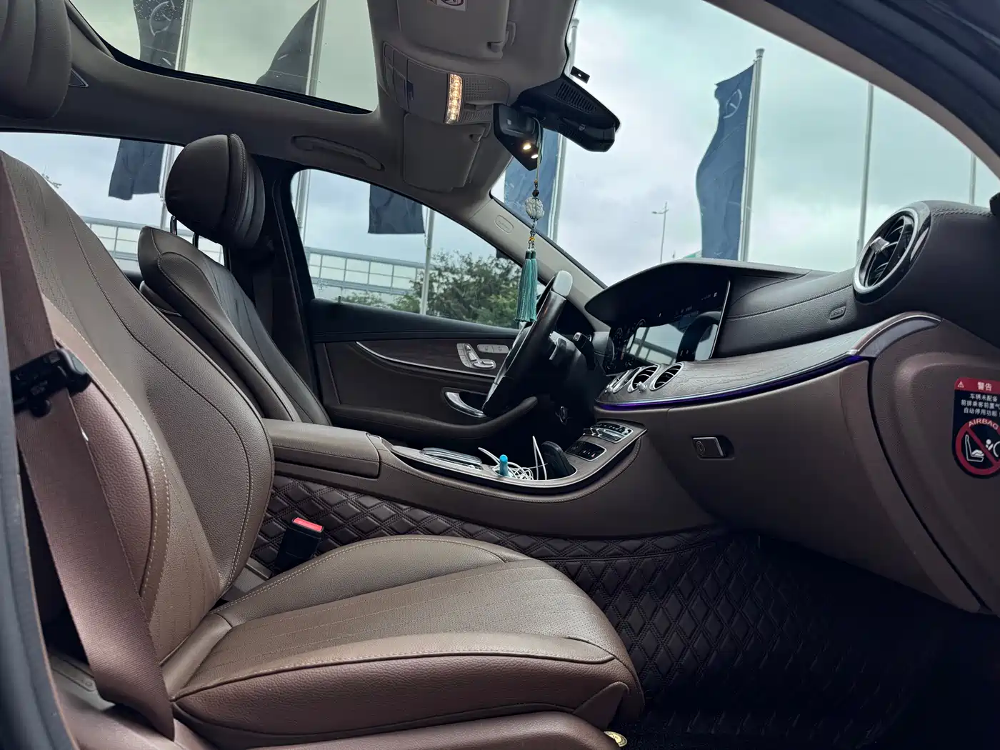 Mercedes-Benz E-Class 2021 E 300 L Fashion фото 18