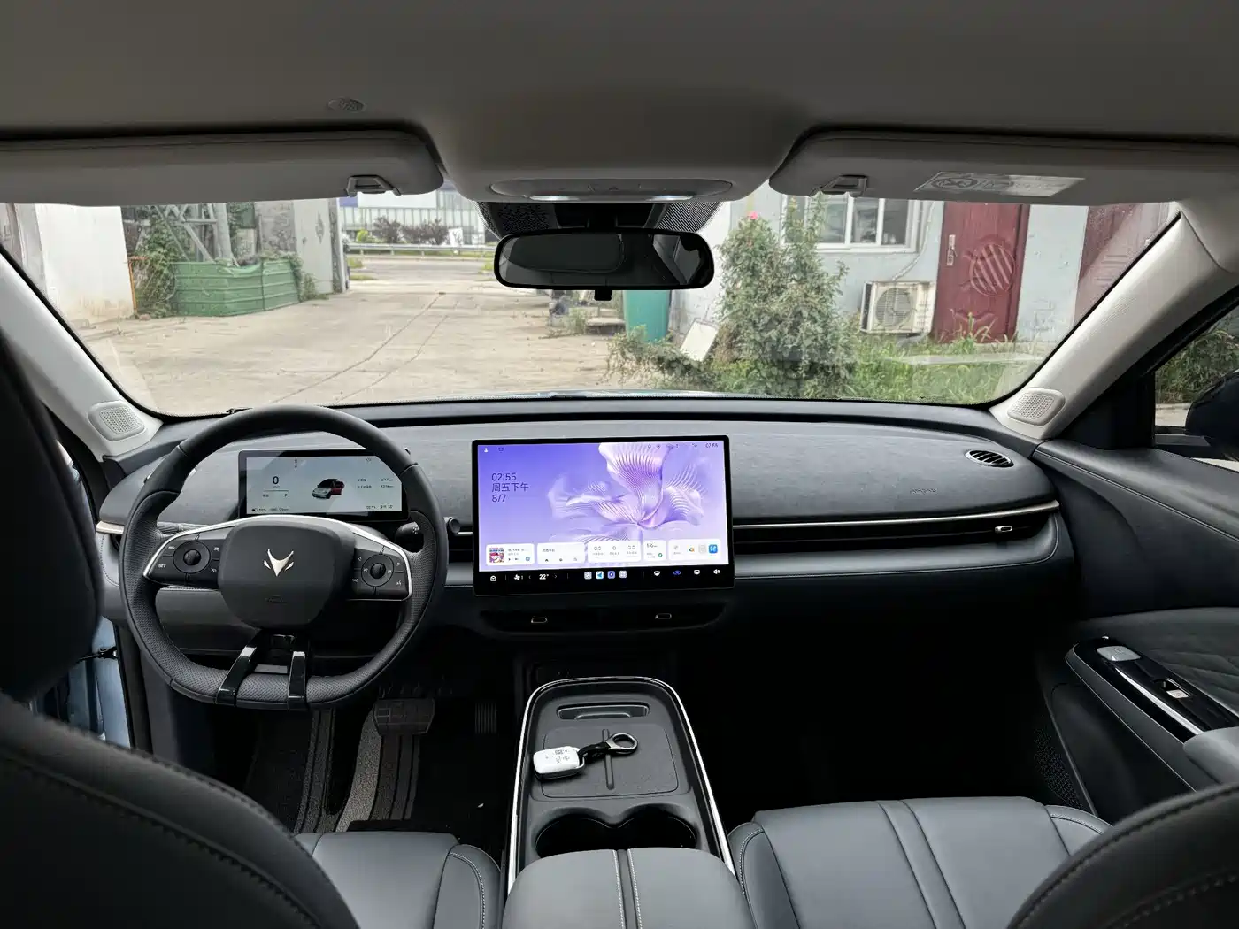 ARCFOX T1 2026 2025 320 Base Version