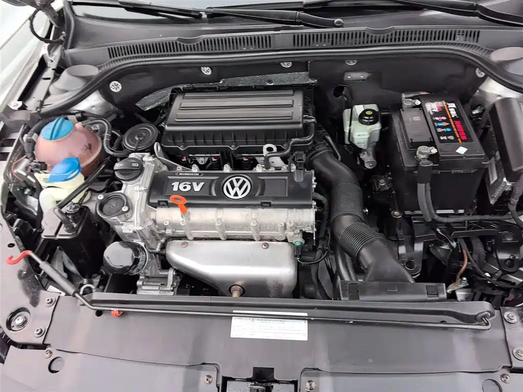 Volkswagen Sagitar 2014 1.6L Manual Comfort фото 11