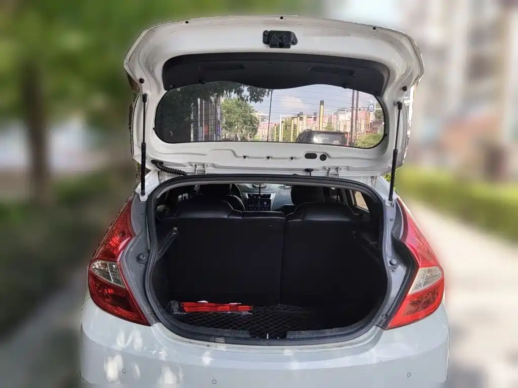 Hyundai Reina 2016 2014 Model 1.4L Automatic GLX