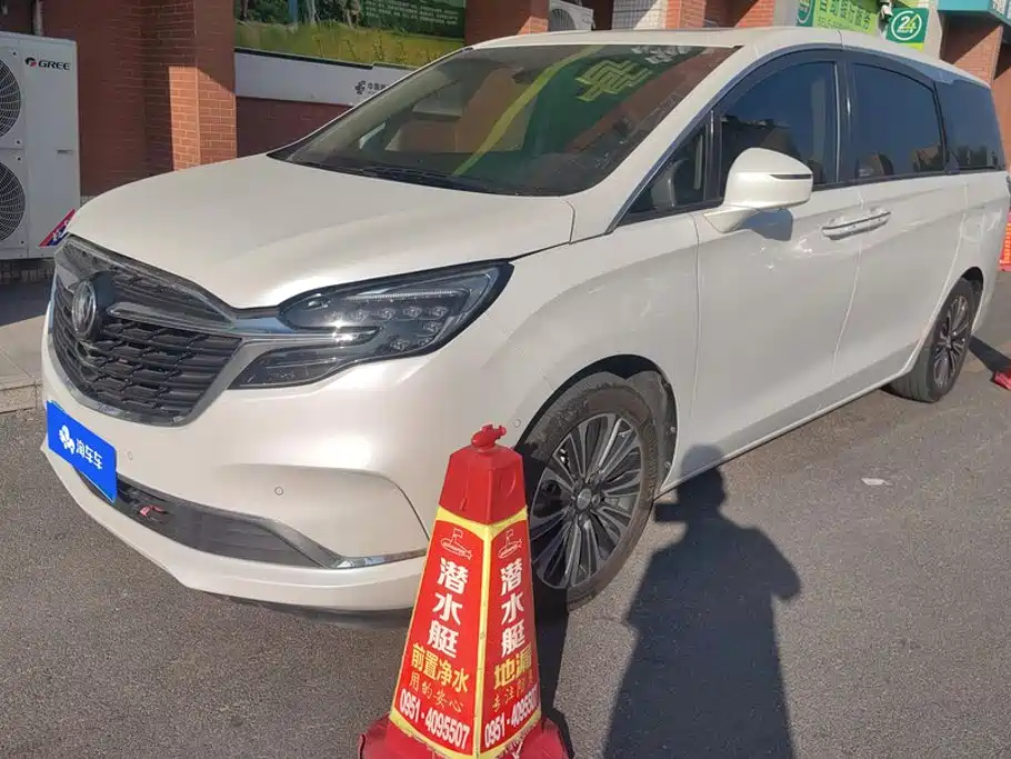 Photo 1 - Buick GL8