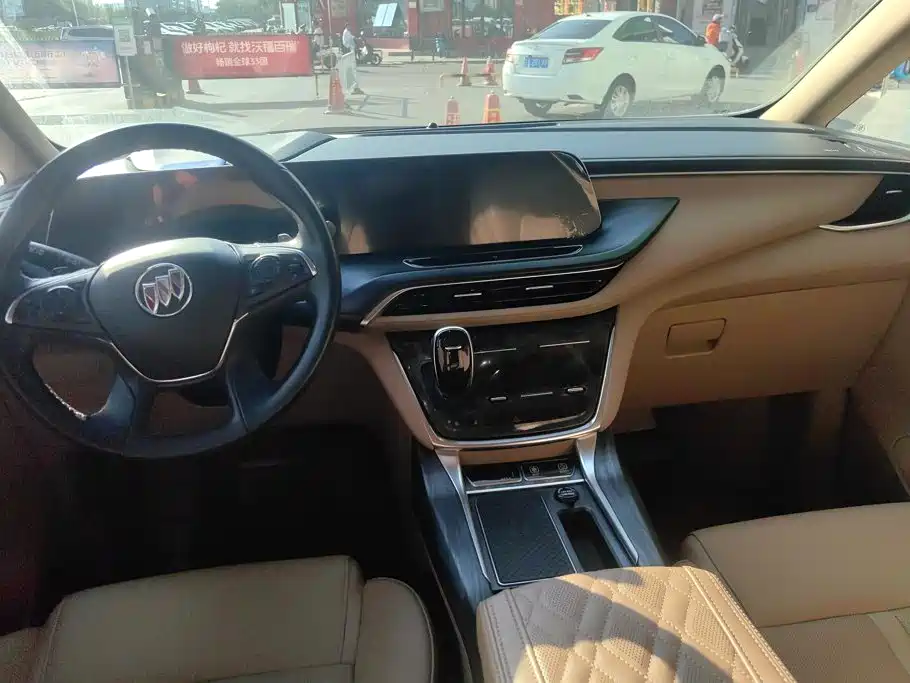 Фото 12 - Buick GL8