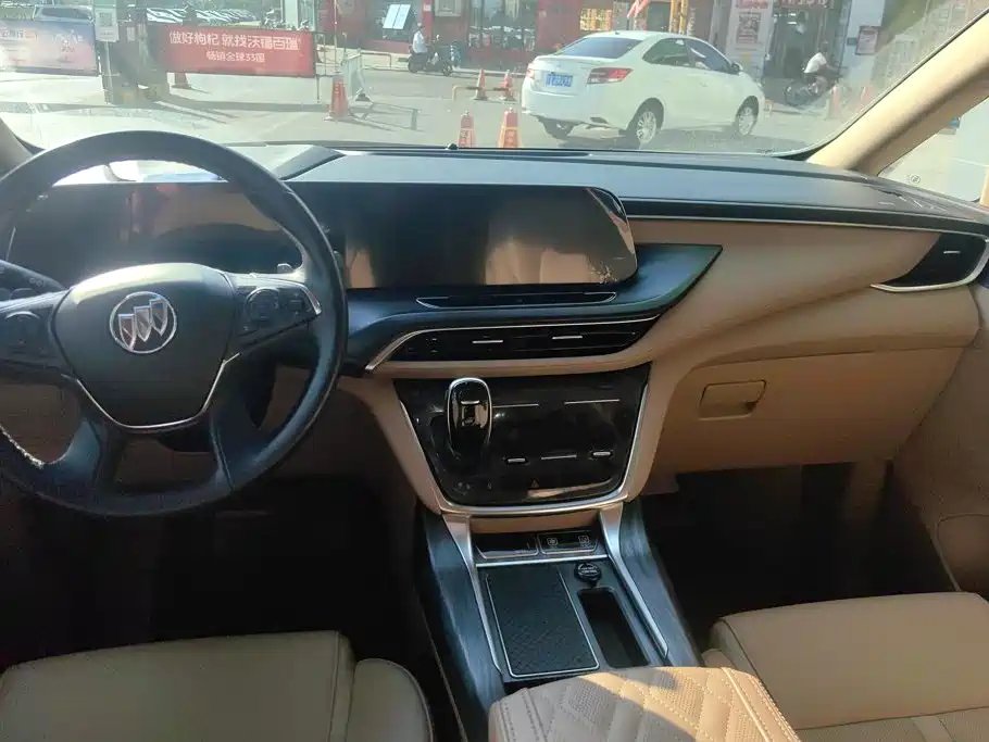 Фото 13 - Buick GL8