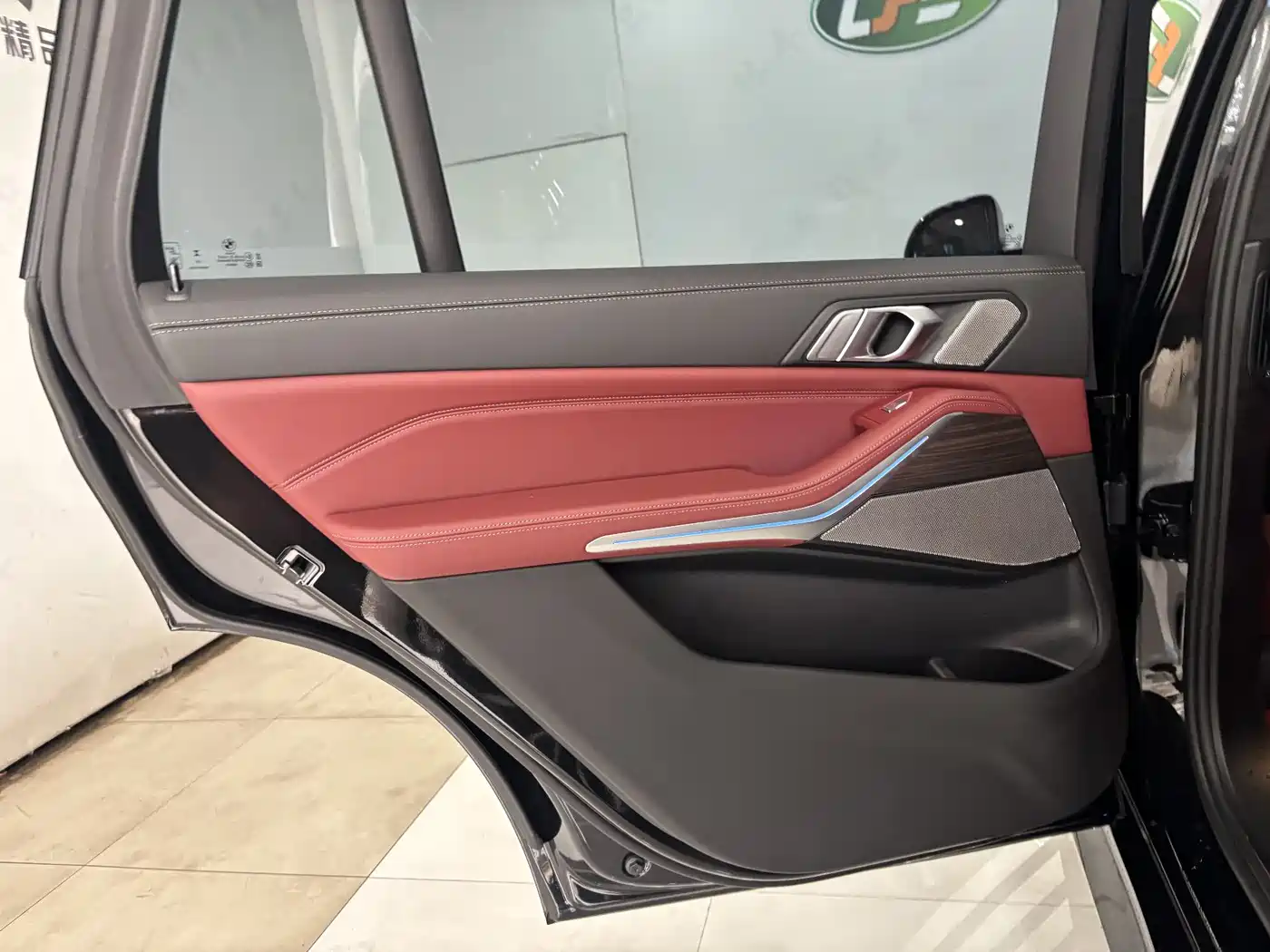 BMW X5 2025 Model xDrive 40Li M Sport Blackout Package фото 23