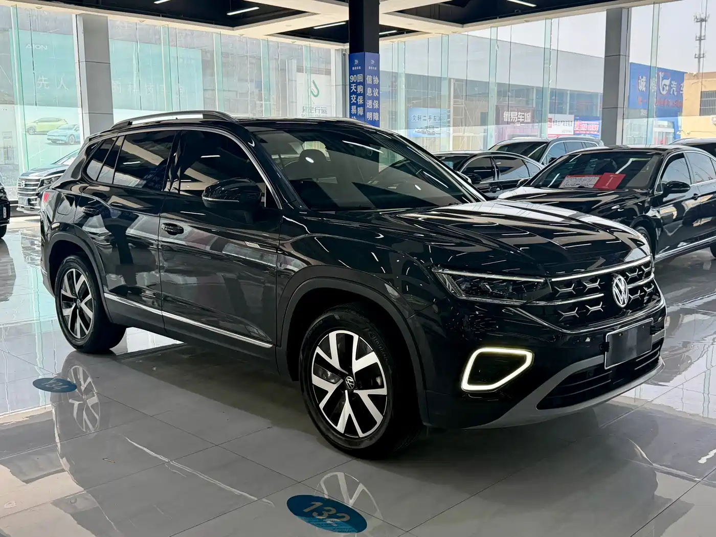 Volkswagen Tayron 2023 280TSI 2WD Luxury Plus Advanced Edition фото 3