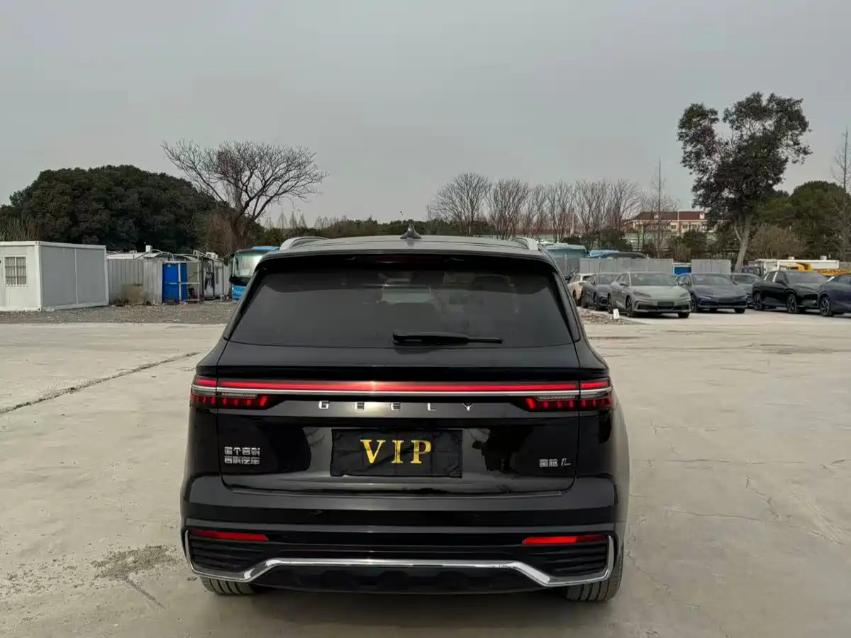 Фото 8 - Geely Monjaro