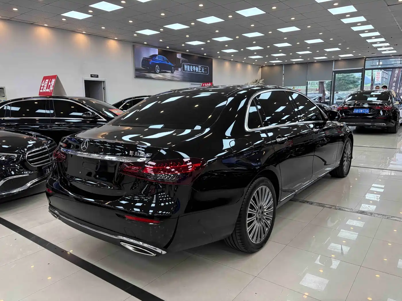 Mercedes-Benz E-Class 2023 E 300 L Luxury фото 13