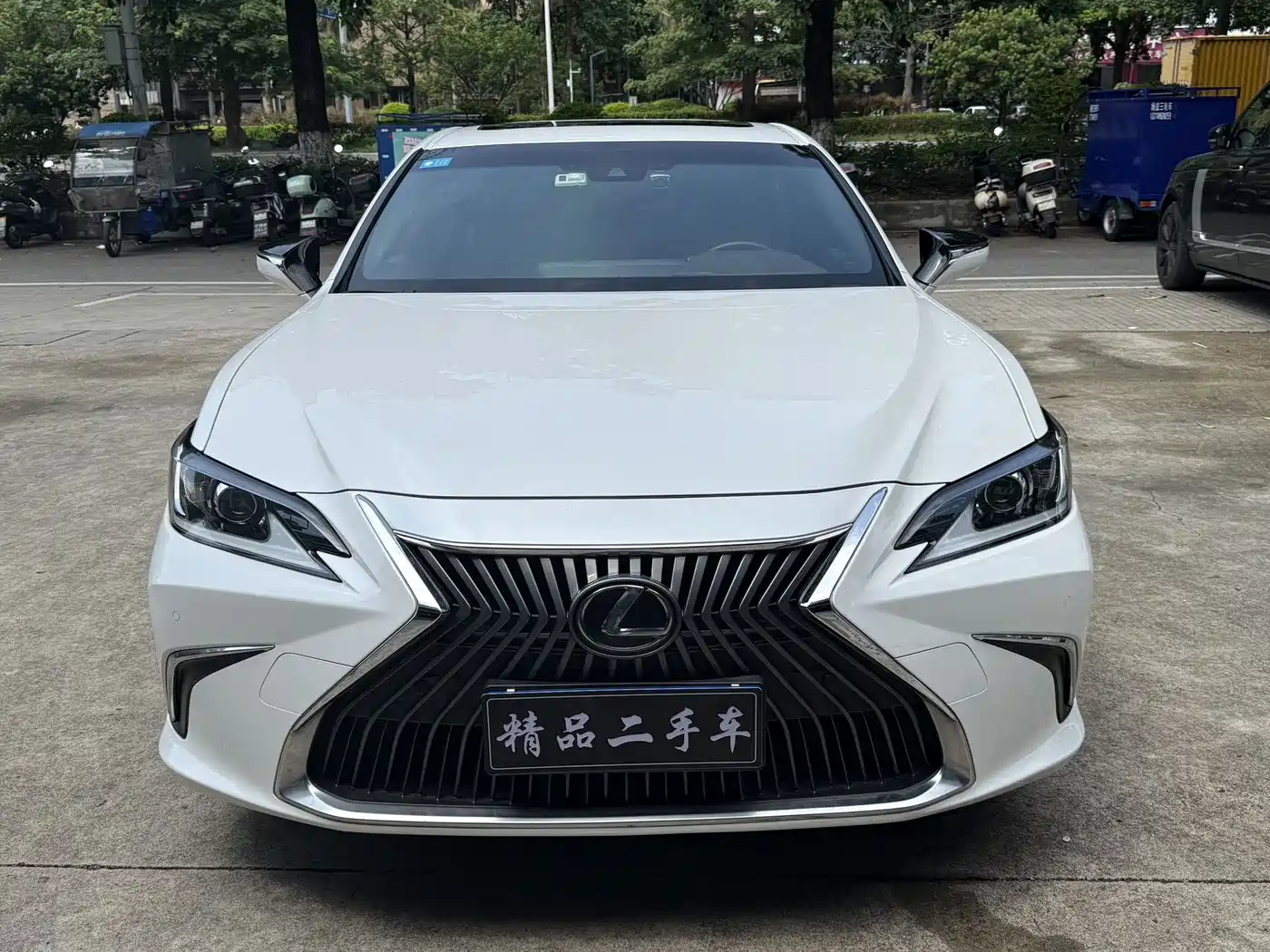 Фото 2 - Lexus ES