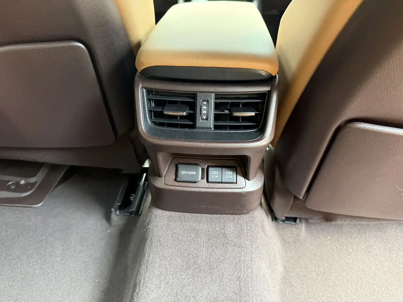 Фото 12 - Lexus ES