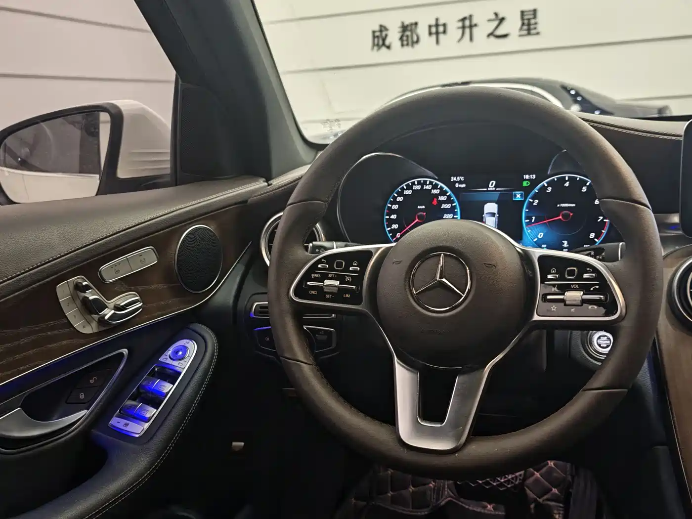 Mercedes-Benz GLC 2022 Model GLC 260 L 4MATIC Luxury Edition фото 16