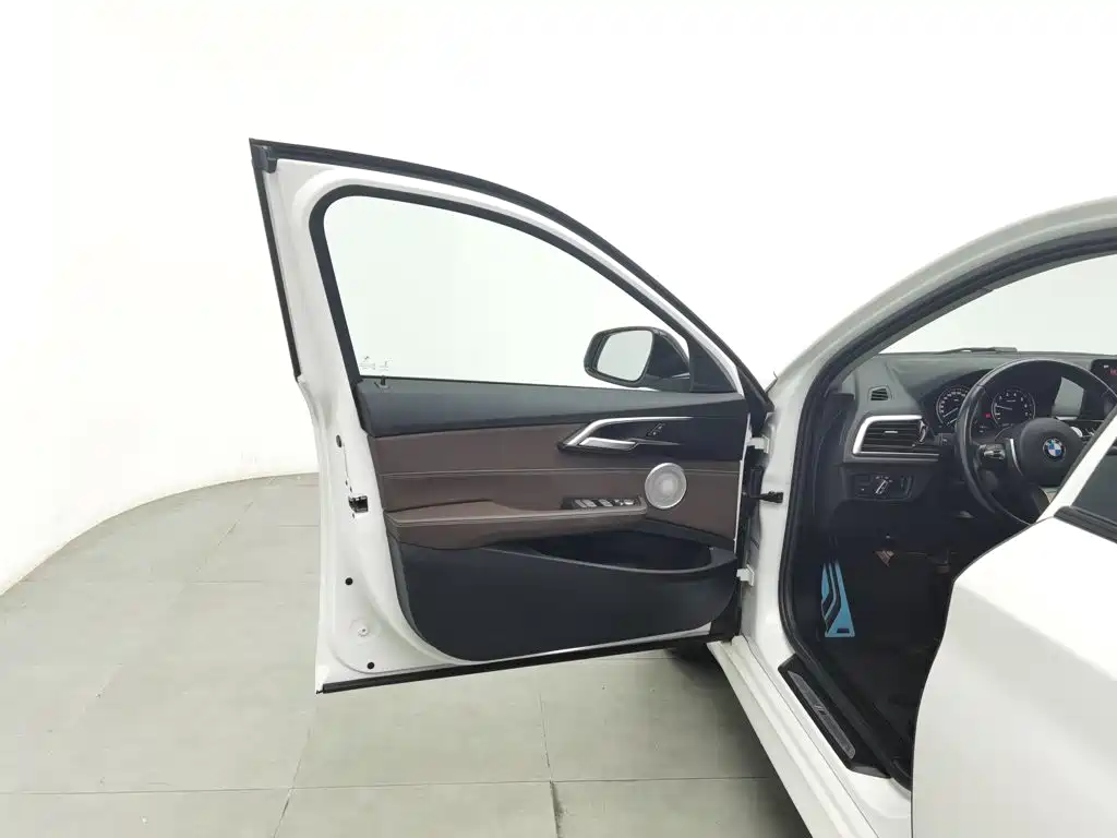 Фото 8 - BMW 1 Series