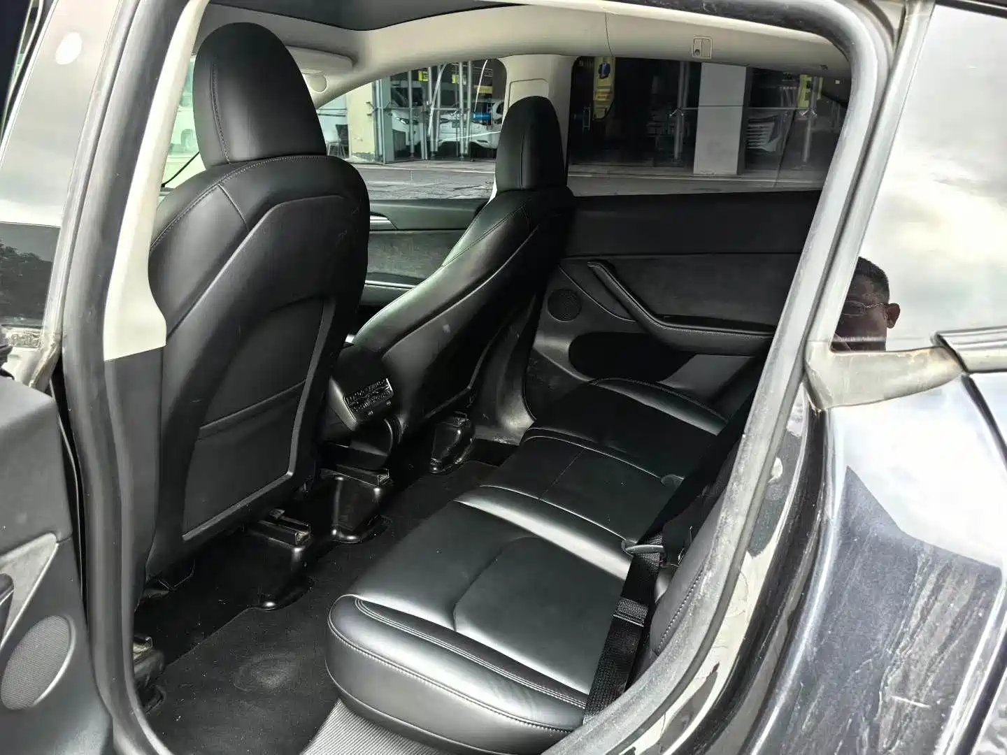 Photo 6 - Tesla Model Y