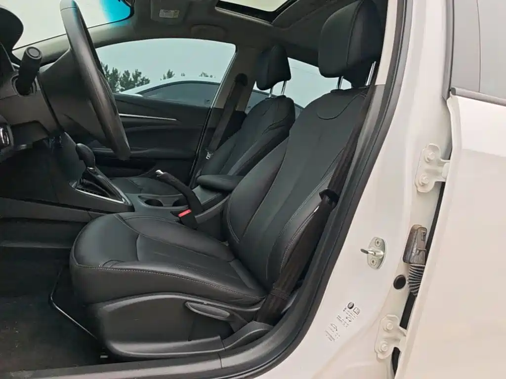 Фото 15 - Buick Excelle