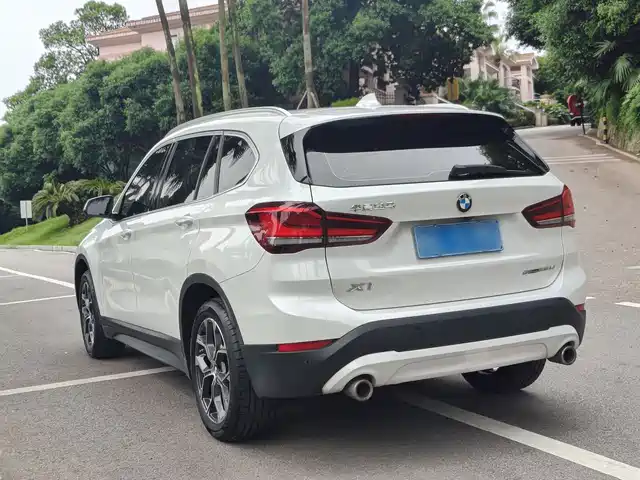 BMW X1 2022 sDrive25Li Leading — фото 4