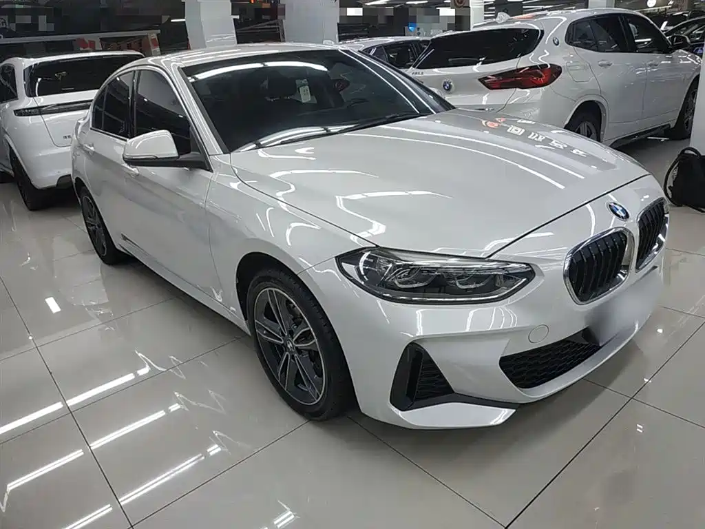 BMW 1 Series 2022 120i M Sport фото 4