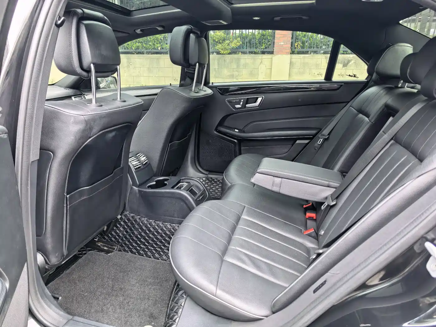Mercedes-Benz E-Class 2015 E 260 L Sport Fashion фото 6