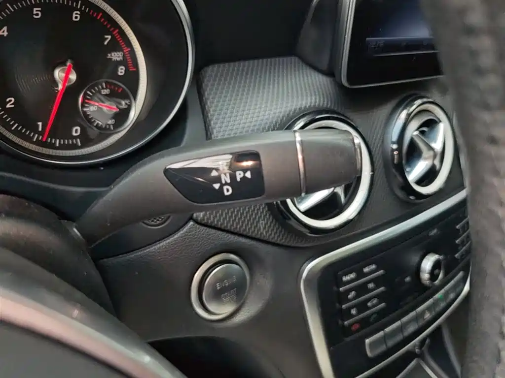 Mercedes-Benz GLA 2019 GLA 200 Dynamic фото 14