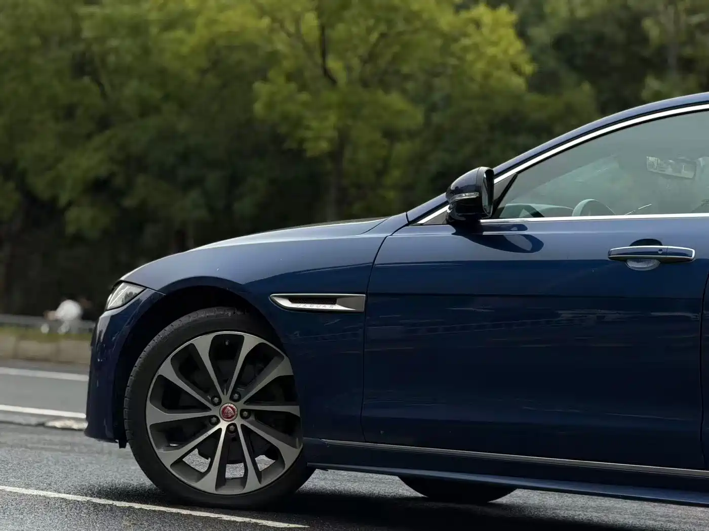 Photo 5 - Jaguar XEL