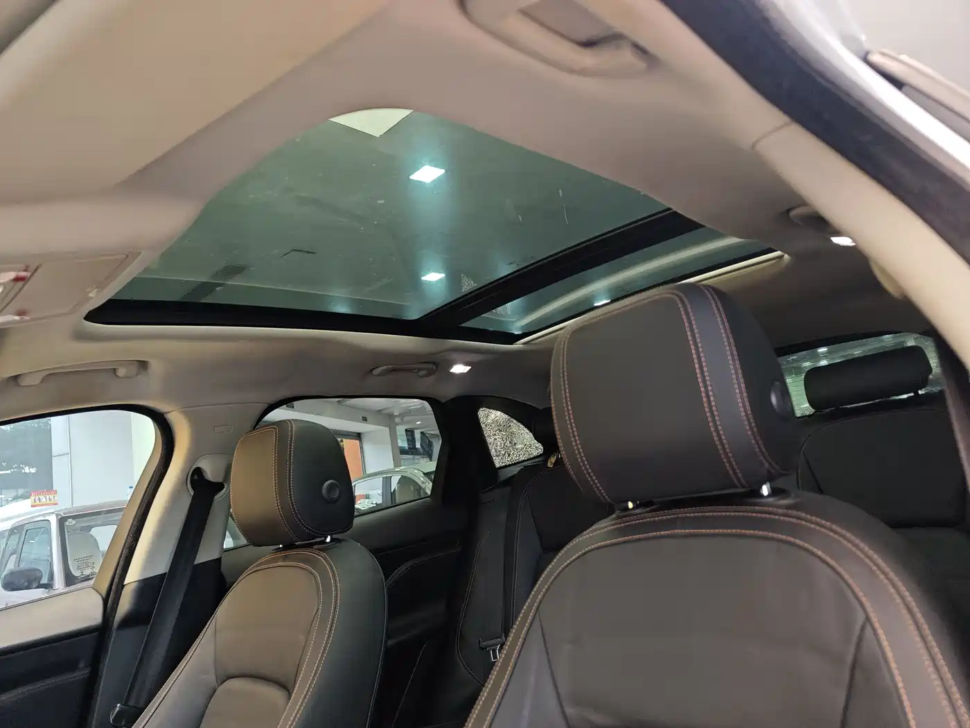 Jaguar F-PACE 2018 2018 2.0T 4WD Urban Premium Edition