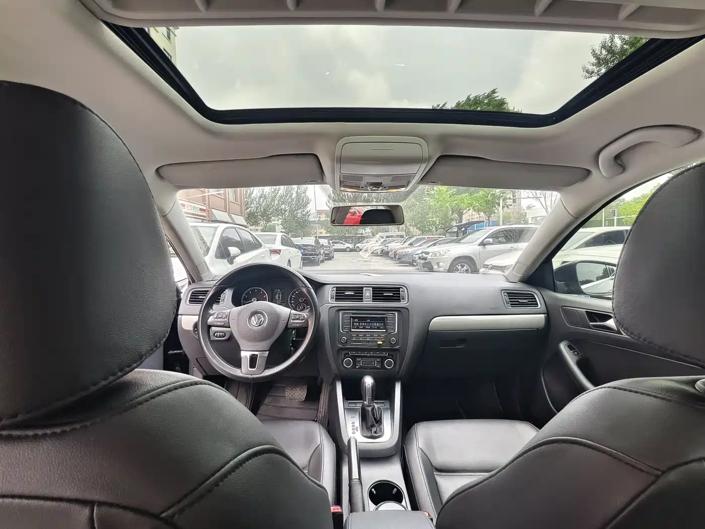 Volkswagen Sagitar 2014 1.4TSI Automatic Luxury фото 10