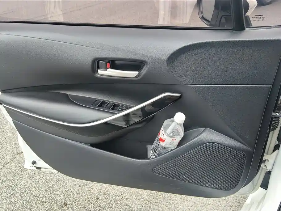 Toyota Corolla 2021 Hybrid 1.8L E-CVT Elite Edition фото 7