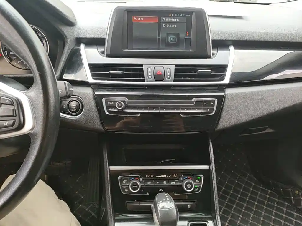 Фото 13 - BMW 2 Series Touring