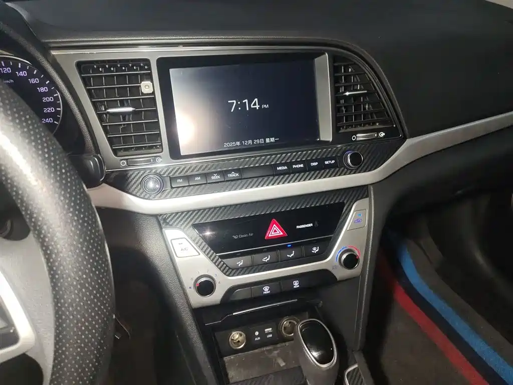 Hyundai Elantra 2016 Model 1.6L Automatic Smart Elite фото 13